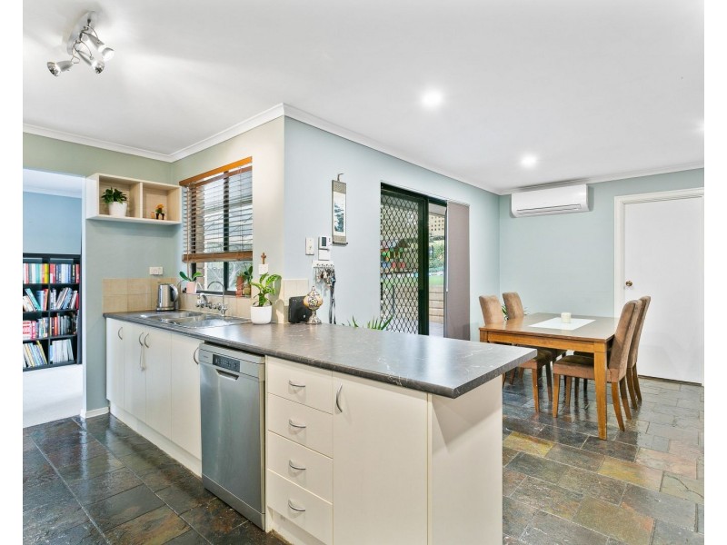 8 Rubin Crescent, Happy Valley SA 5159
