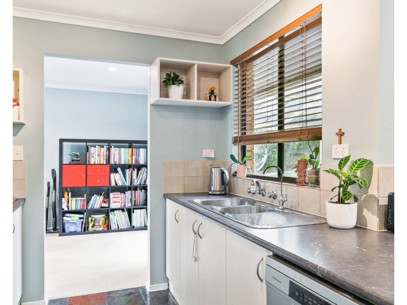 8 Rubin Crescent, Happy Valley SA 5159