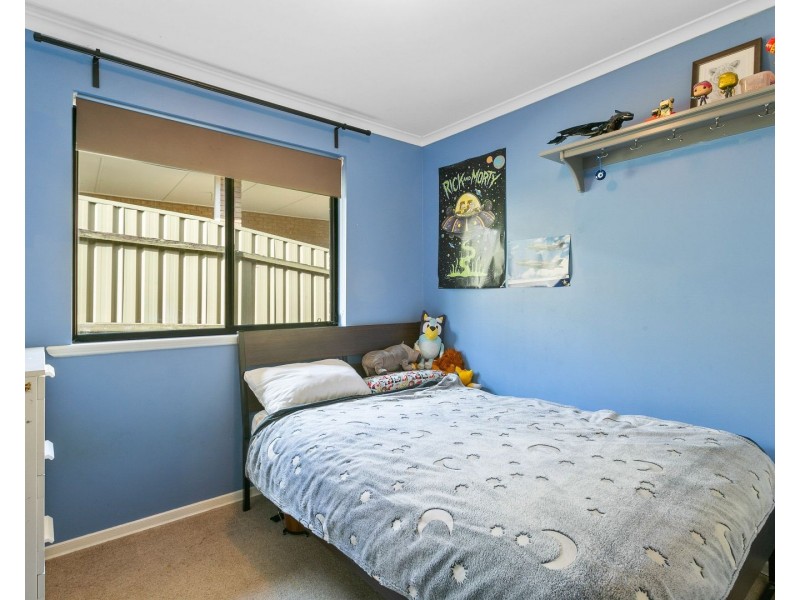 8 Rubin Crescent, Happy Valley SA 5159
