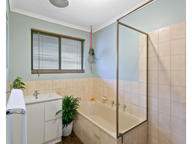 8 Rubin Crescent, Happy Valley SA 5159