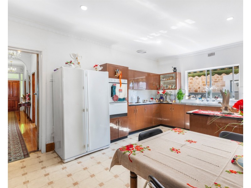 18 Myrtle Street, Prospect SA 5082