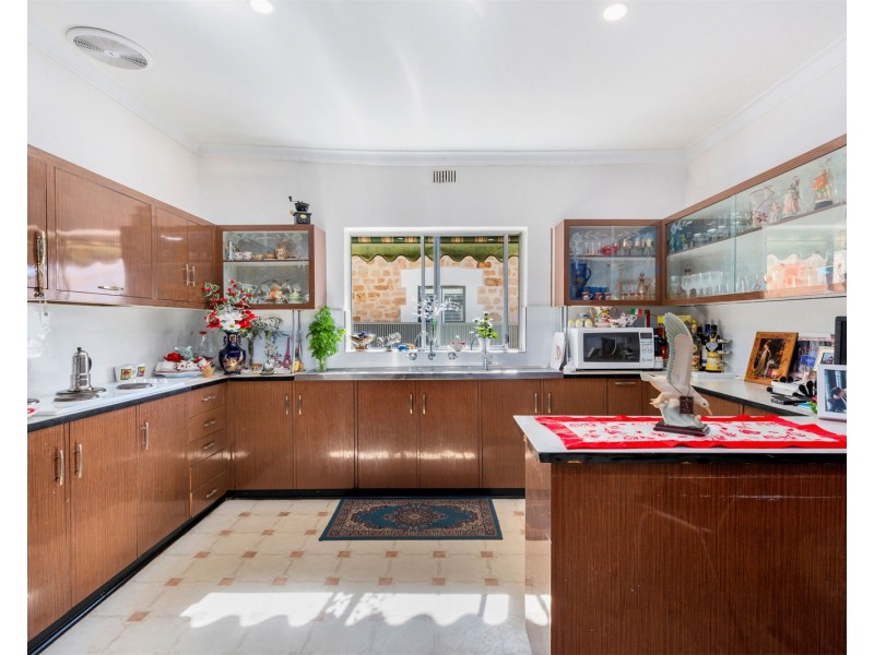 18 Myrtle Street, Prospect SA 5082