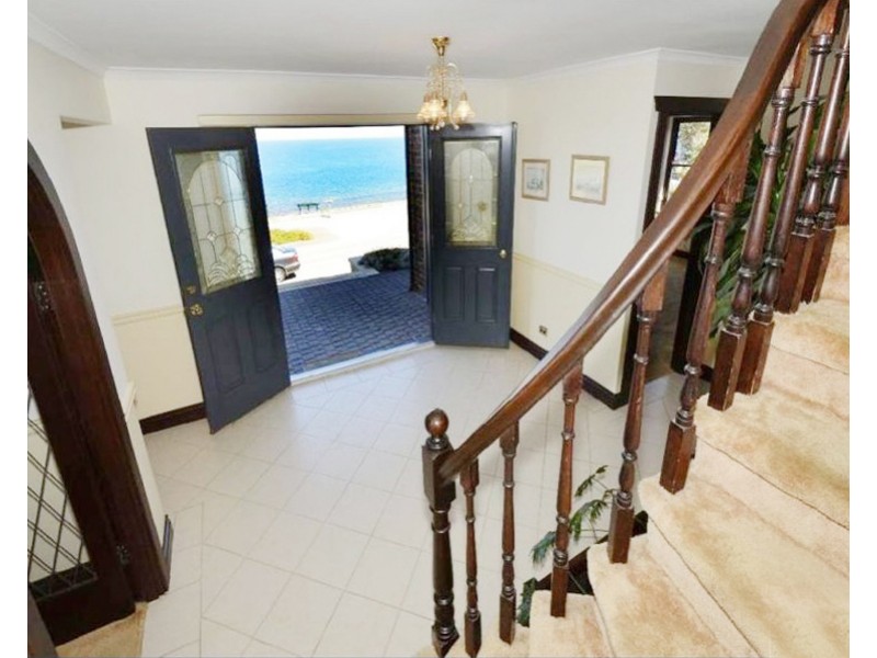 8 Heron Way, Hallett Cove SA 5158