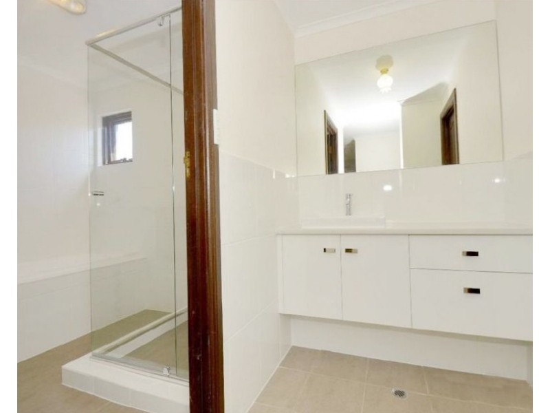 8 Heron Way, Hallett Cove SA 5158