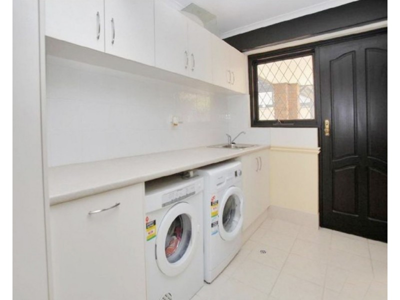 8 Heron Way, Hallett Cove SA 5158