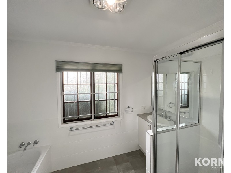 225 Lambert Road, Indooroopilly QLD 4068