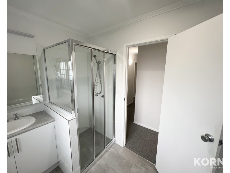 225 Lambert Road, Indooroopilly QLD 4068