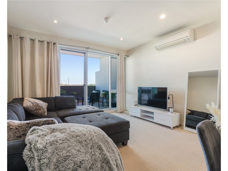 215/1-2 Tarni Court, New Port SA 5015