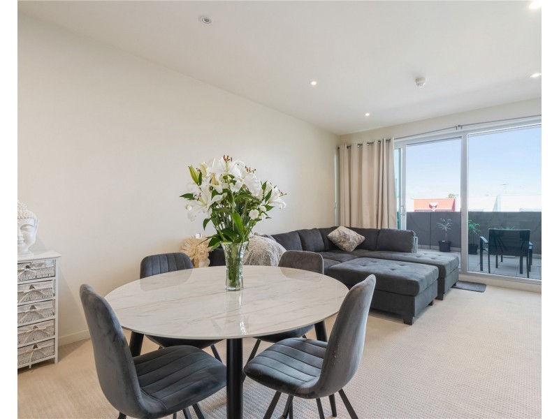 215/1-2 Tarni Court, New Port SA 5015