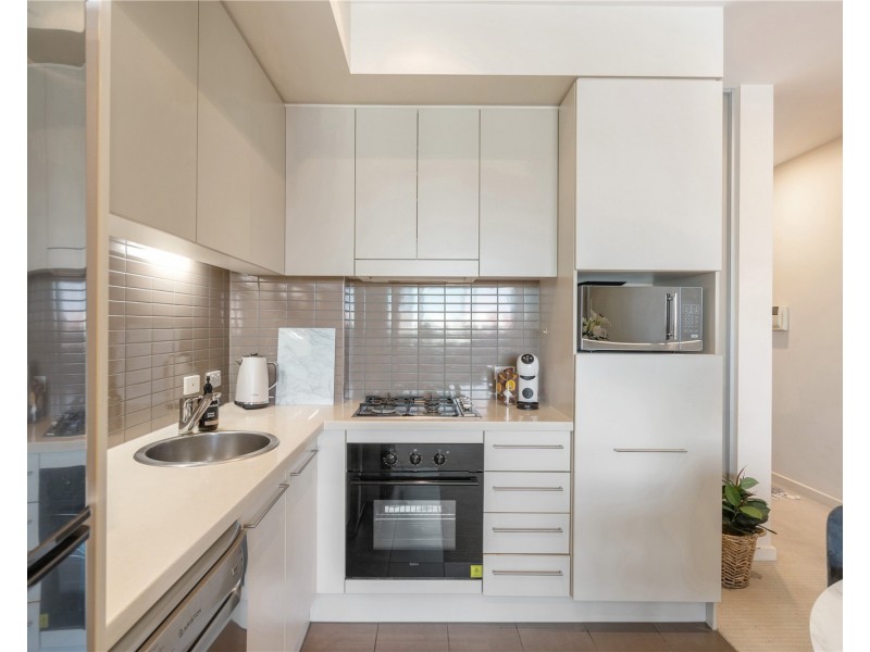 215/1-2 Tarni Court, New Port SA 5015