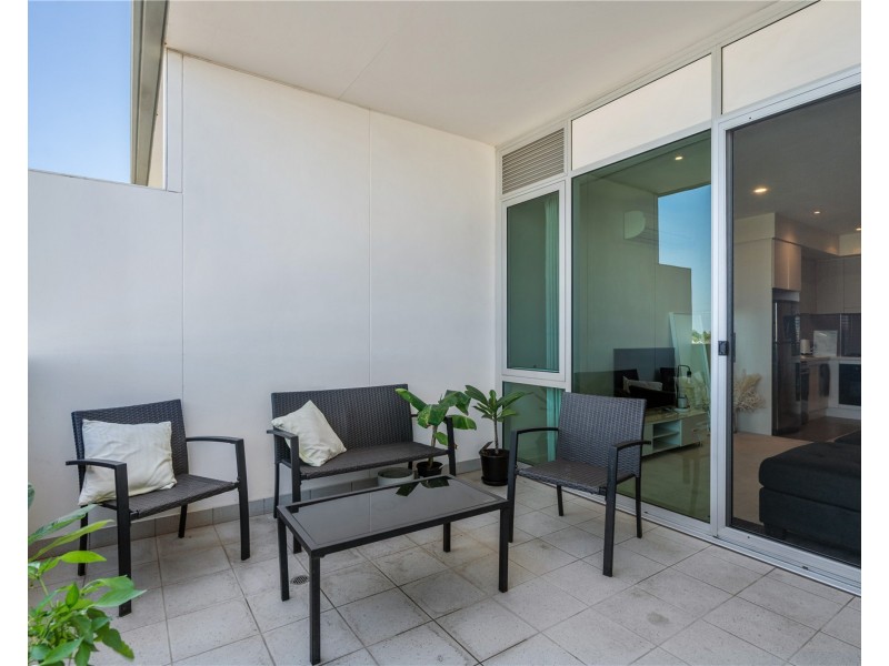 215/1-2 Tarni Court, New Port SA 5015