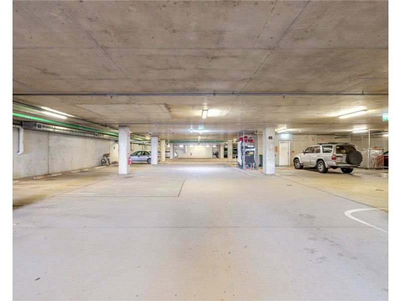 215/1-2 Tarni Court, New Port SA 5015