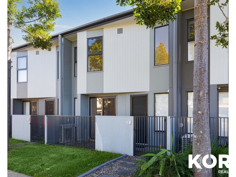16 Outrigger Circuit, Hope Island QLD 4212