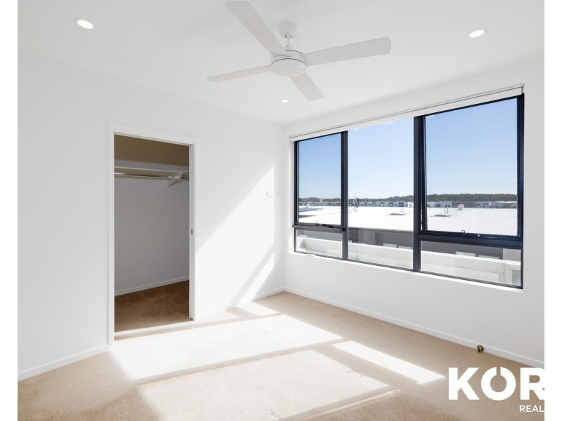 16 Outrigger Circuit, Hope Island QLD 4212