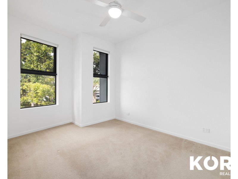 16 Outrigger Circuit, Hope Island QLD 4212