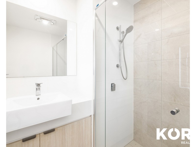 16 Outrigger Circuit, Hope Island QLD 4212