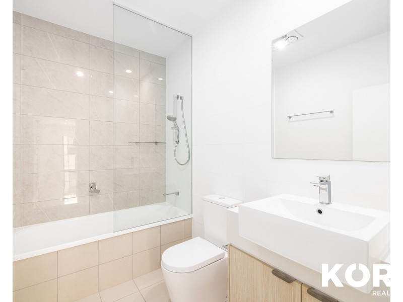 16 Outrigger Circuit, Hope Island QLD 4212