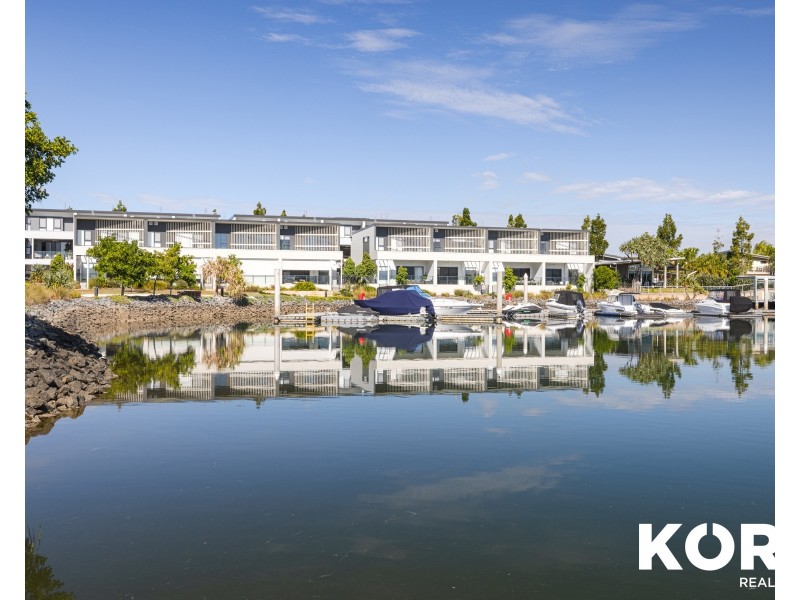 16 Outrigger Circuit, Hope Island QLD 4212