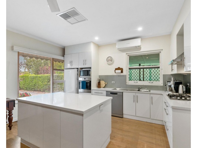 5 Fourth Avenue, Warradale SA 5046