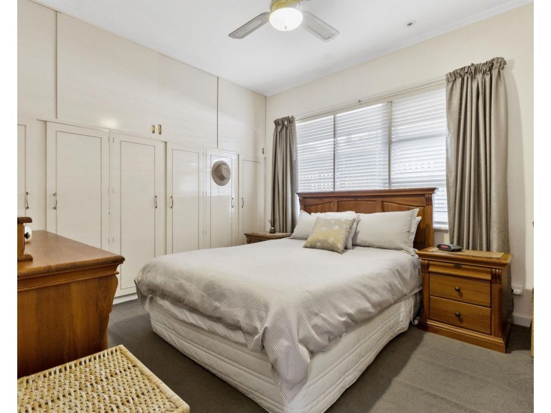 5 Fourth Avenue, Warradale SA 5046