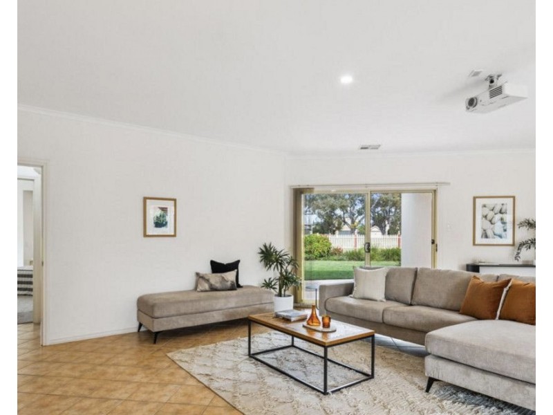 15 Sheaoak Drive, Mawson Lakes SA 5095