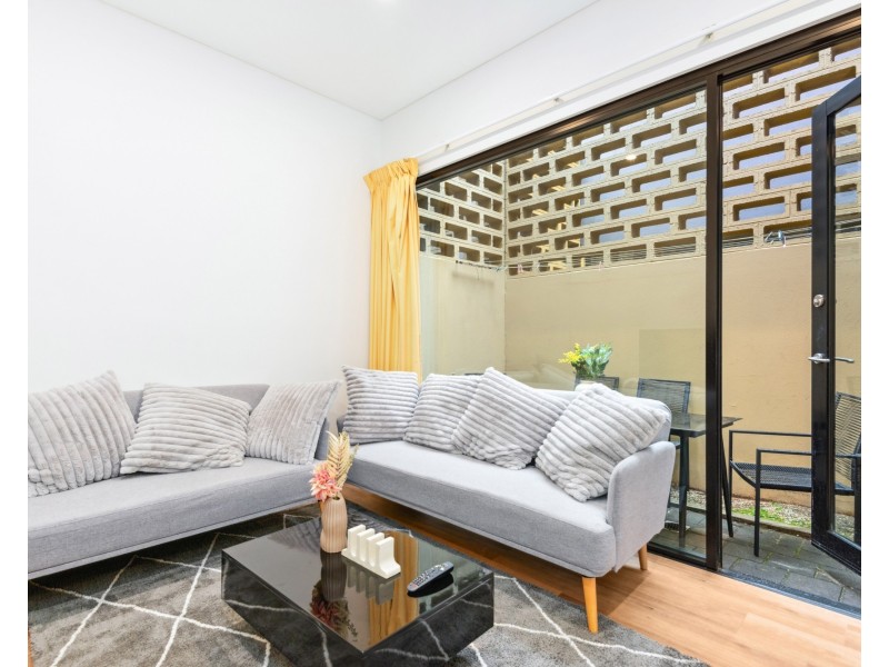 8 Heaslip Close, Adelaide SA 5000