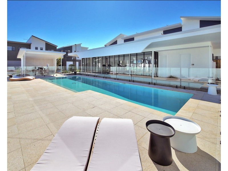 17/1 Lake Serenity Boulevard, Helensvale QLD 4212