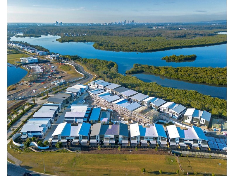 17/1 Lake Serenity Boulevard, Helensvale QLD 4212