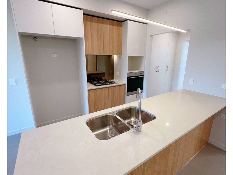 17/1 Lake Serenity Boulevard, Helensvale QLD 4212