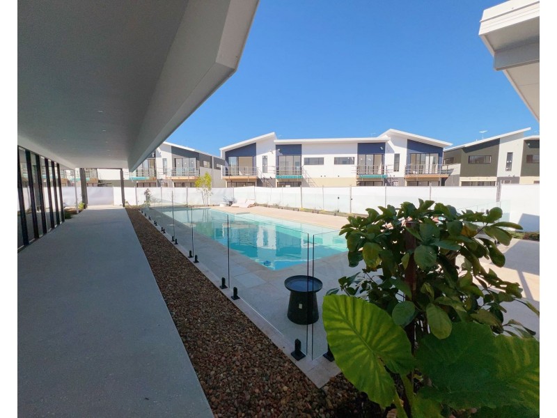 17/1 Lake Serenity Boulevard, Helensvale QLD 4212