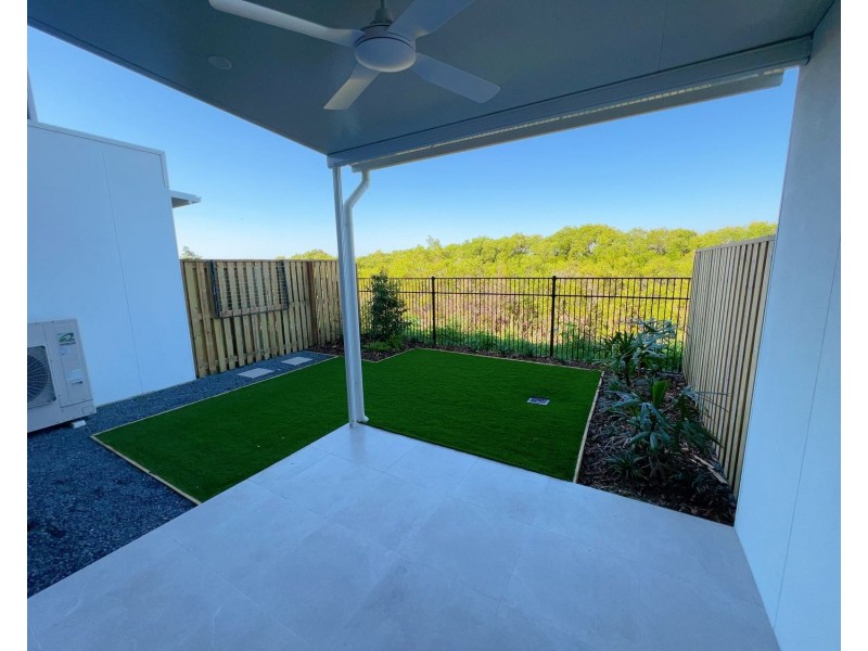 17/1 Lake Serenity Boulevard, Helensvale QLD 4212