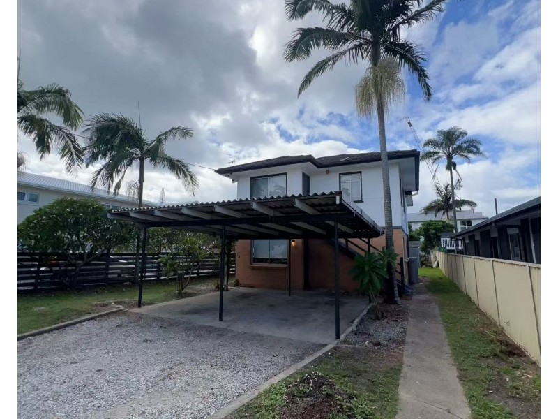 4 Miami Shore Parade, Miami QLD 4220