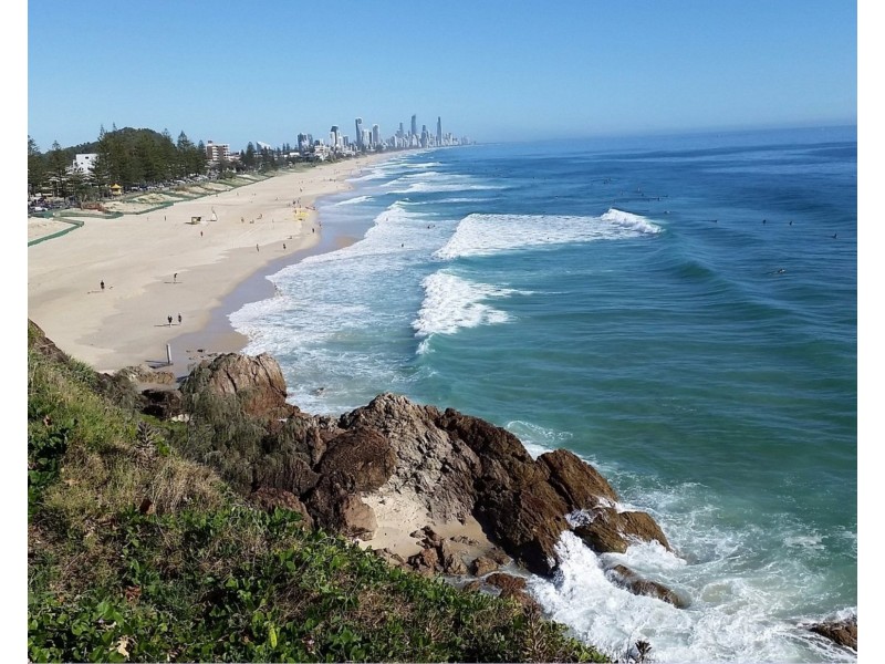 4 Miami Shore Parade, Miami QLD 4220