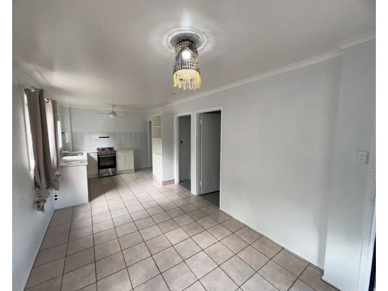 4 Miami Shore Parade, Miami QLD 4220