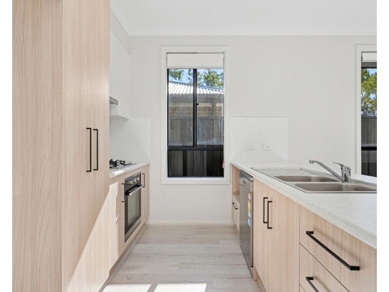 16 Ancell Court, Valley View SA 5093