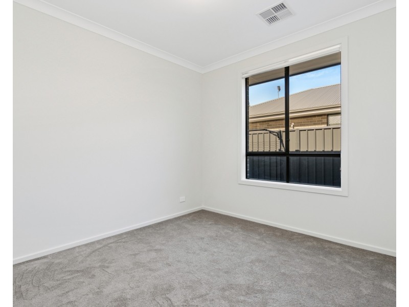 16 Ancell Court, Valley View SA 5093