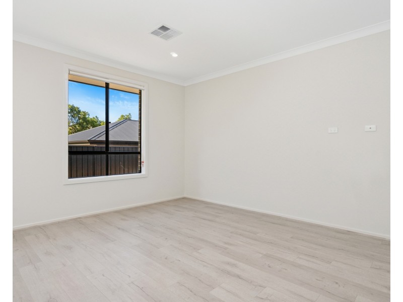 16 Ancell Court, Valley View SA 5093