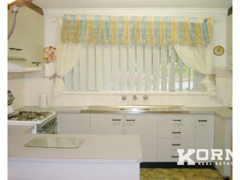 5 Sovereign Street, Hallett Cove SA 5158