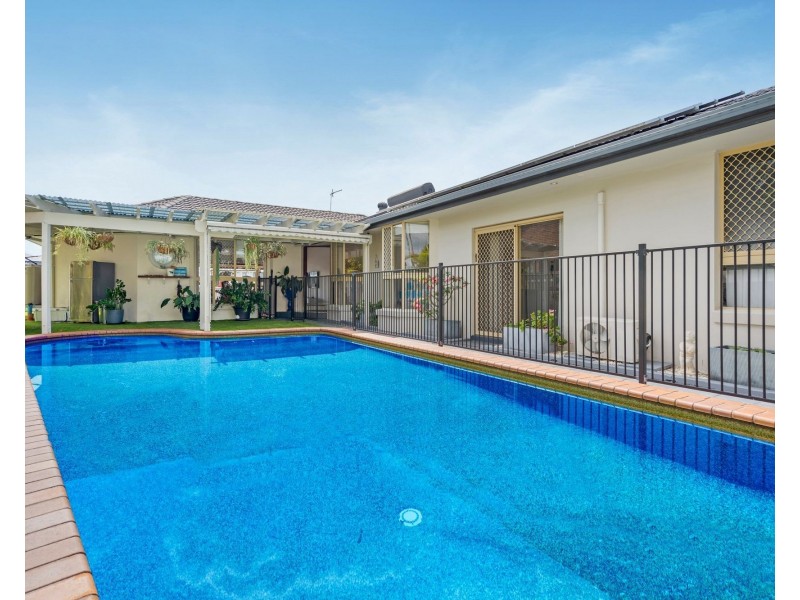 11 Seabreeze Street, Paradise Point QLD 4216