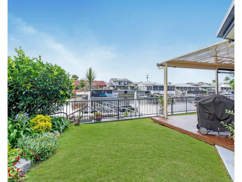 11 Seabreeze Street, Paradise Point QLD 4216