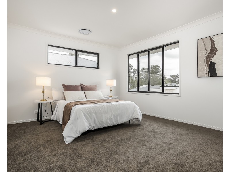 18 Gilding Place, Pallara QLD 4110