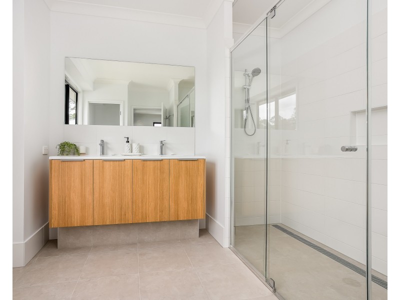 18 Gilding Place, Pallara QLD 4110