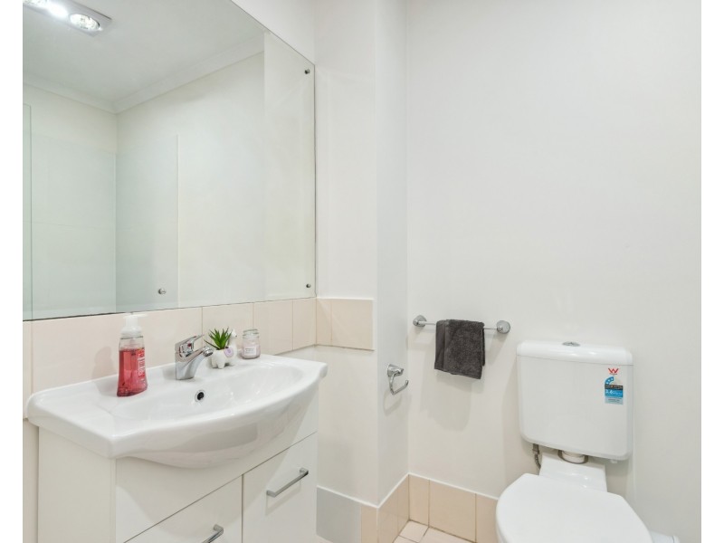 8 Heaslip Close, Adelaide SA 5000