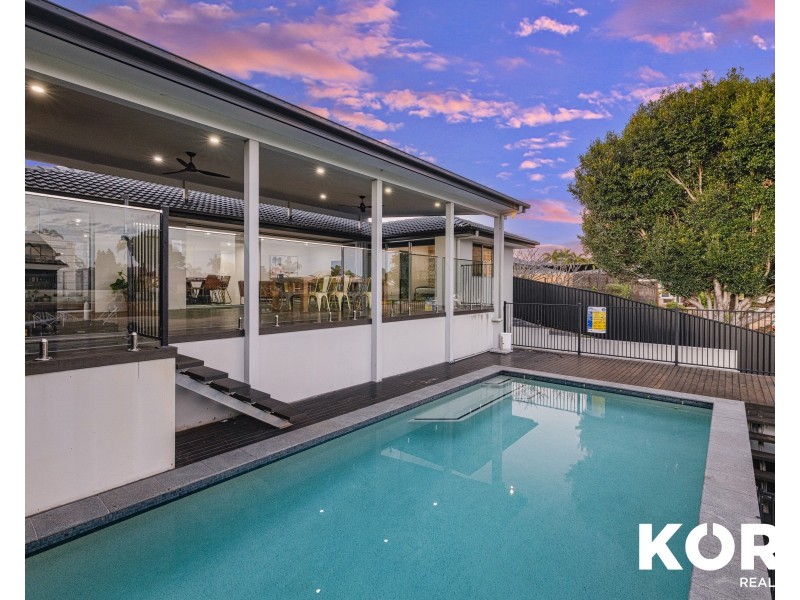 26 Coobowie Street, Broadbeach Waters QLD 4218