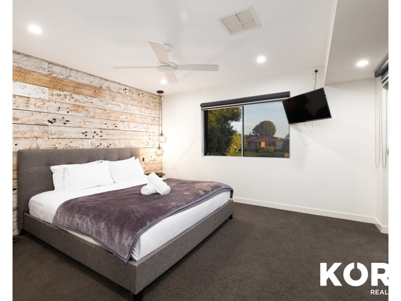 26 Coobowie Street, Broadbeach Waters QLD 4218