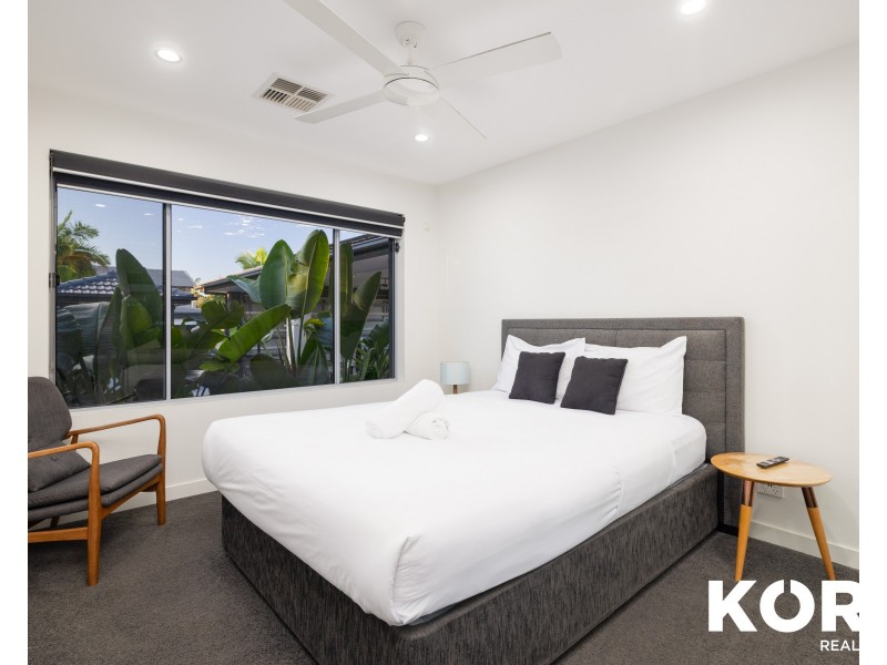 26 Coobowie Street, Broadbeach Waters QLD 4218