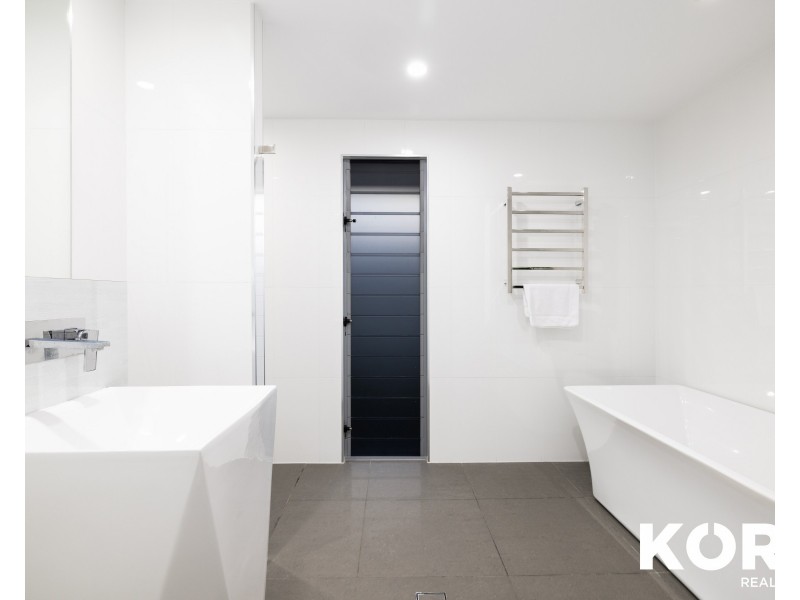 26 Coobowie Street, Broadbeach Waters QLD 4218