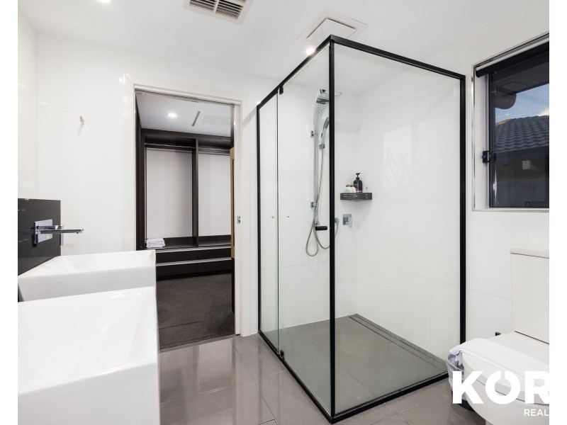 26 Coobowie Street, Broadbeach Waters QLD 4218