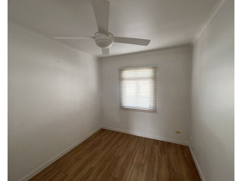 4 Miami Shore Parade, Miami QLD 4220