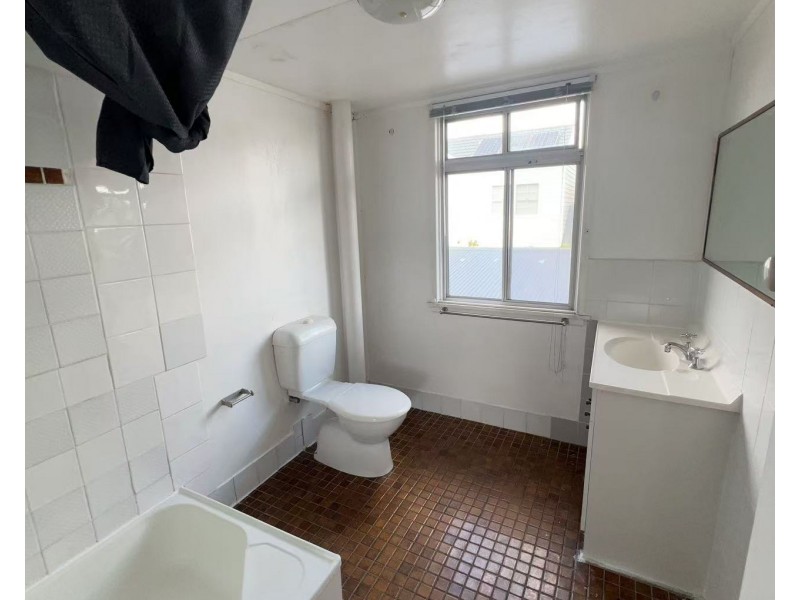 4 Miami Shore Parade, Miami QLD 4220